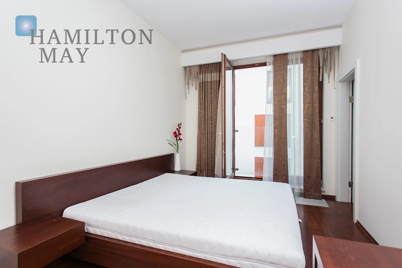 Luksusowe, ciche, dwupokojowe mieszkanie w apartamentowcu obok pl. Konstytucji - slider