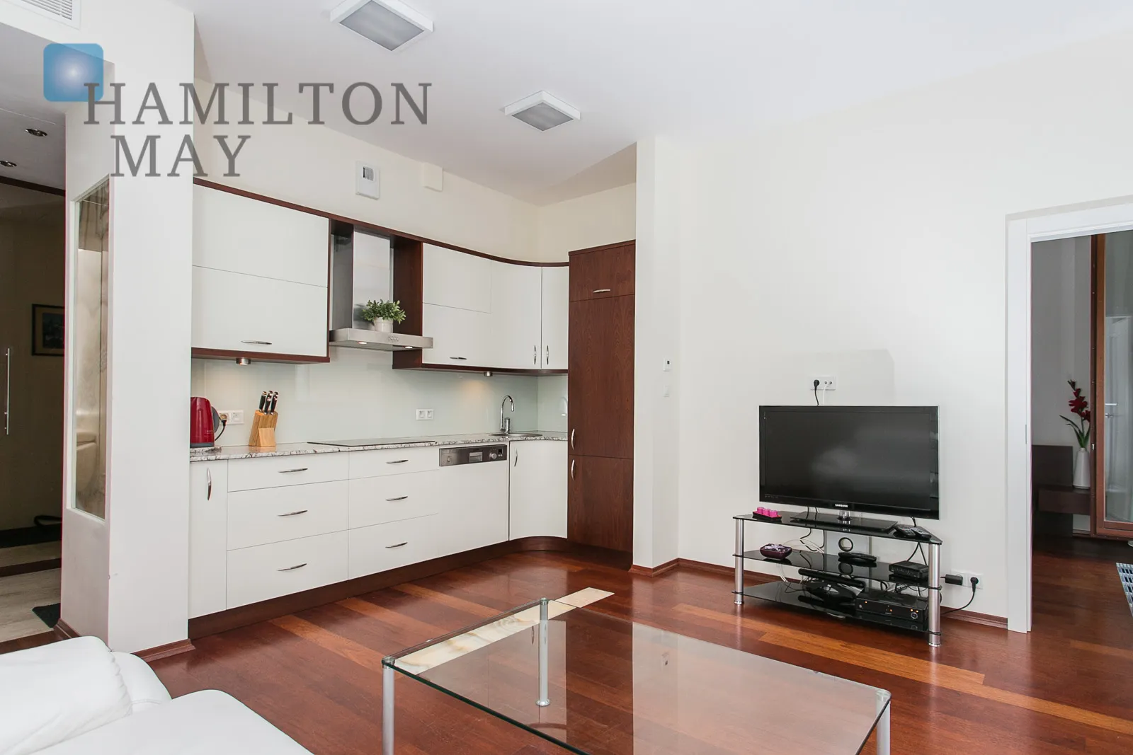 Luksusowe, ciche, dwupokojowe mieszkanie w apartamentowcu obok pl. Konstytucji - slider