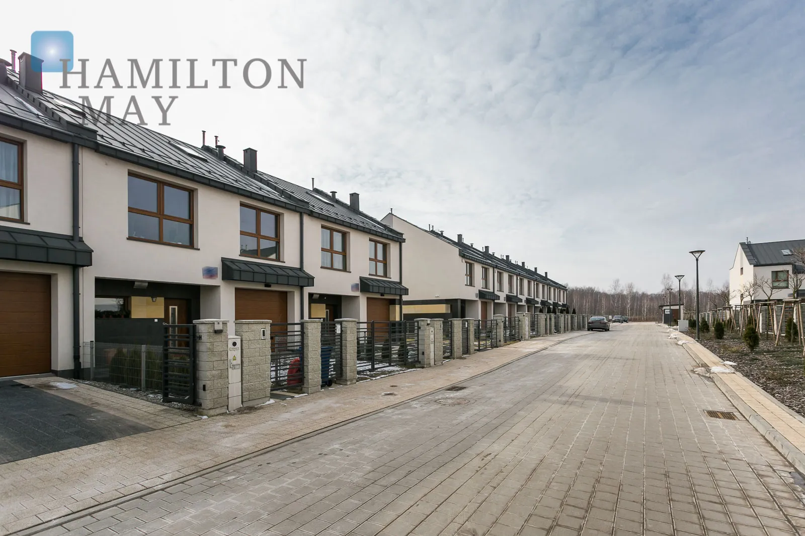 A beautiful, modern house in the Kapriola estate, right next to Miasteczko Wilanów - slider