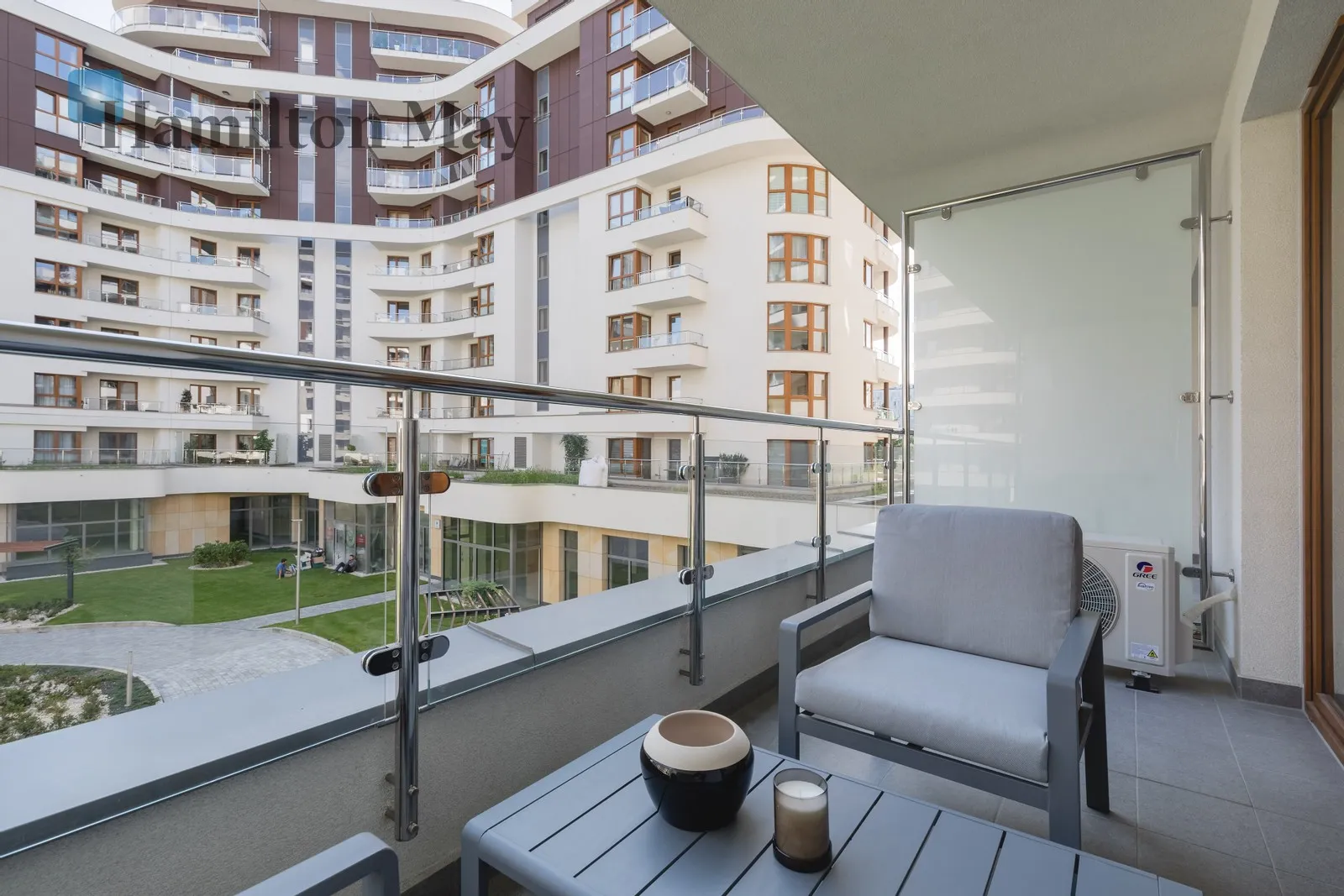 Designer new studio with a balcony in the prestigious Grzegórzki Park investment - slider