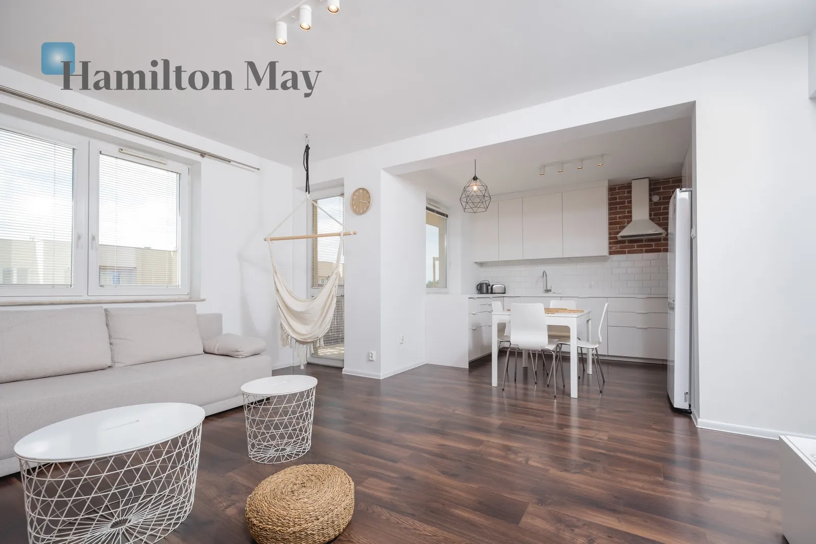 City: Kraków Street: Reduta Region: Prądnik Czerwony Level: 6 Price: 1540000 PLN Bedrooms: 3 Bathrooms: 2 Size: 97m2 - slider