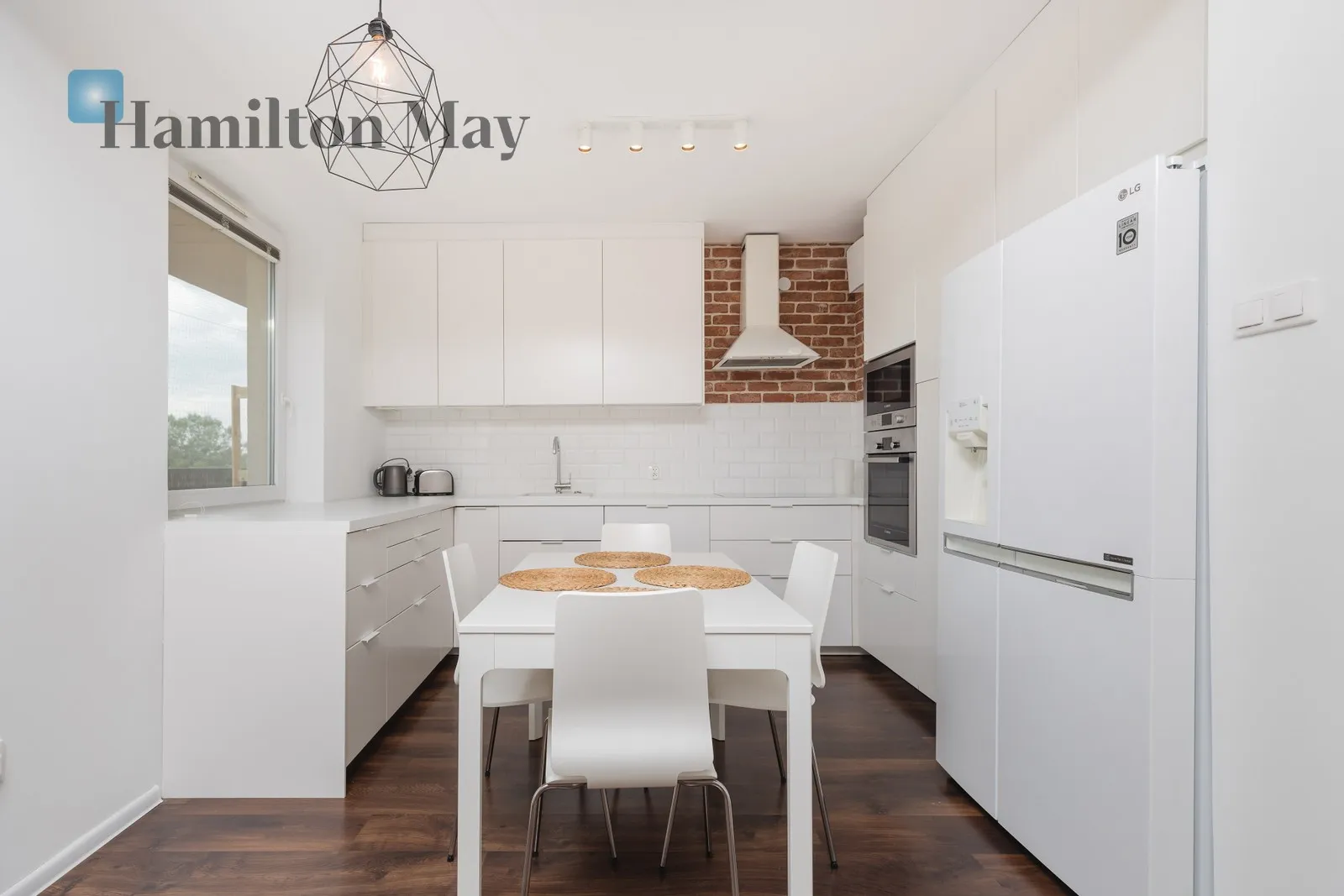 Street: Reduta Region: Prądnik Czerwony Level: 6 Price: 1540000 PLN Bedrooms: 3 Bathrooms: 2 - slider