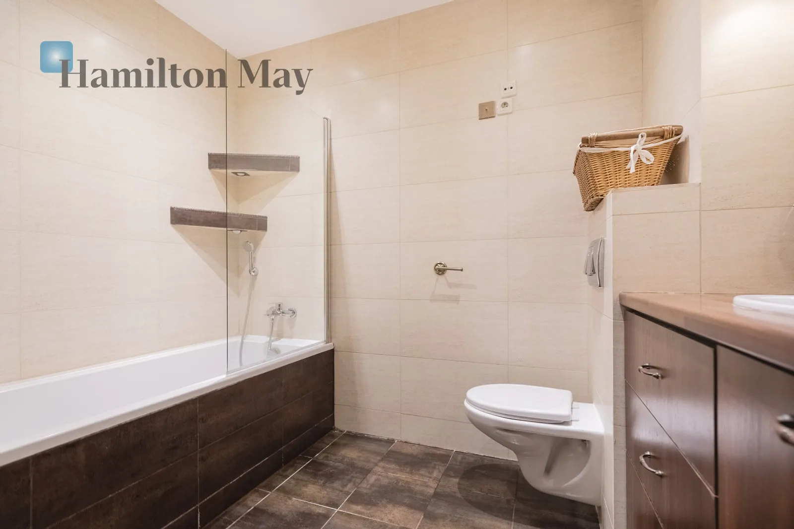 Price: 1540000 PLN Bedrooms: 3 Bathrooms: 2 Size: 97m2 Price/m2: 15876 PLN - slider