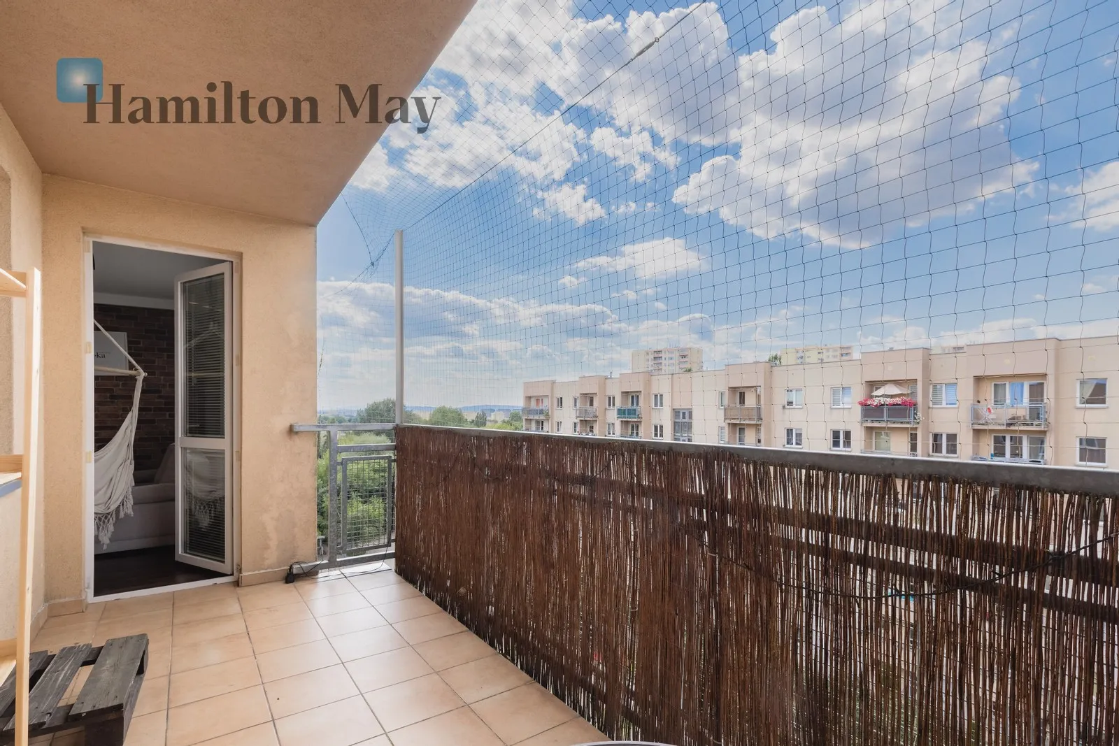 Street: Reduta Region: Prądnik Czerwony Level: 6 Price: 1540000 PLN Bedrooms: 3 Bathrooms: 2 Size: 97m2 Price/m2: 15876 PLN - slider