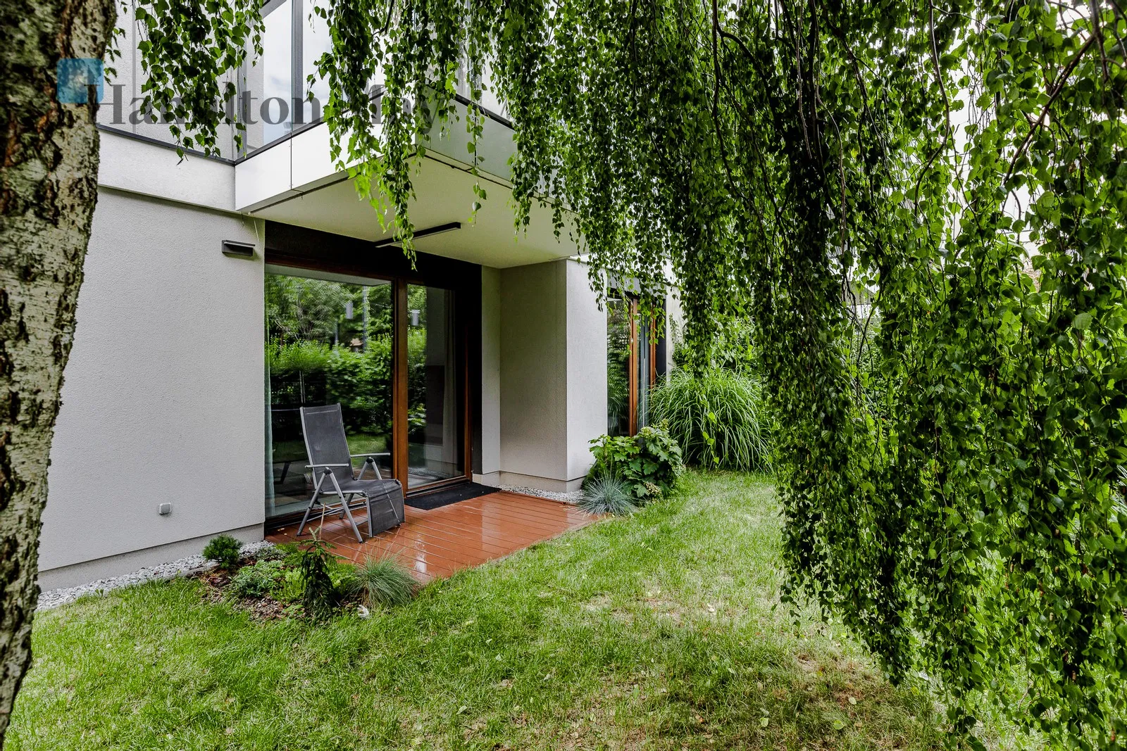 Distance to centre: 4.74 km Price: 6000 PLN Bedrooms: 1 Bathrooms: 1 Size: 46m2 Price/m2: 130 PLN - slider