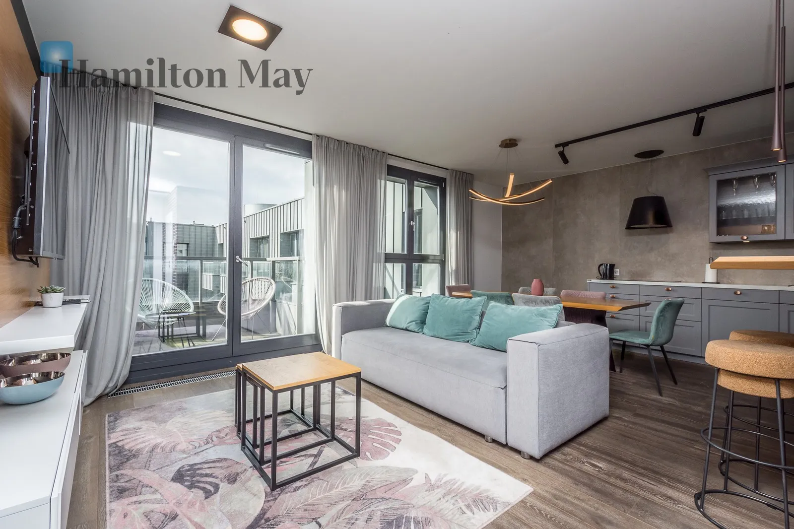 Beautifully finished, exclusive two-bedroom apartment with a parking space in the Wawrzyńca 21 investment. - slider