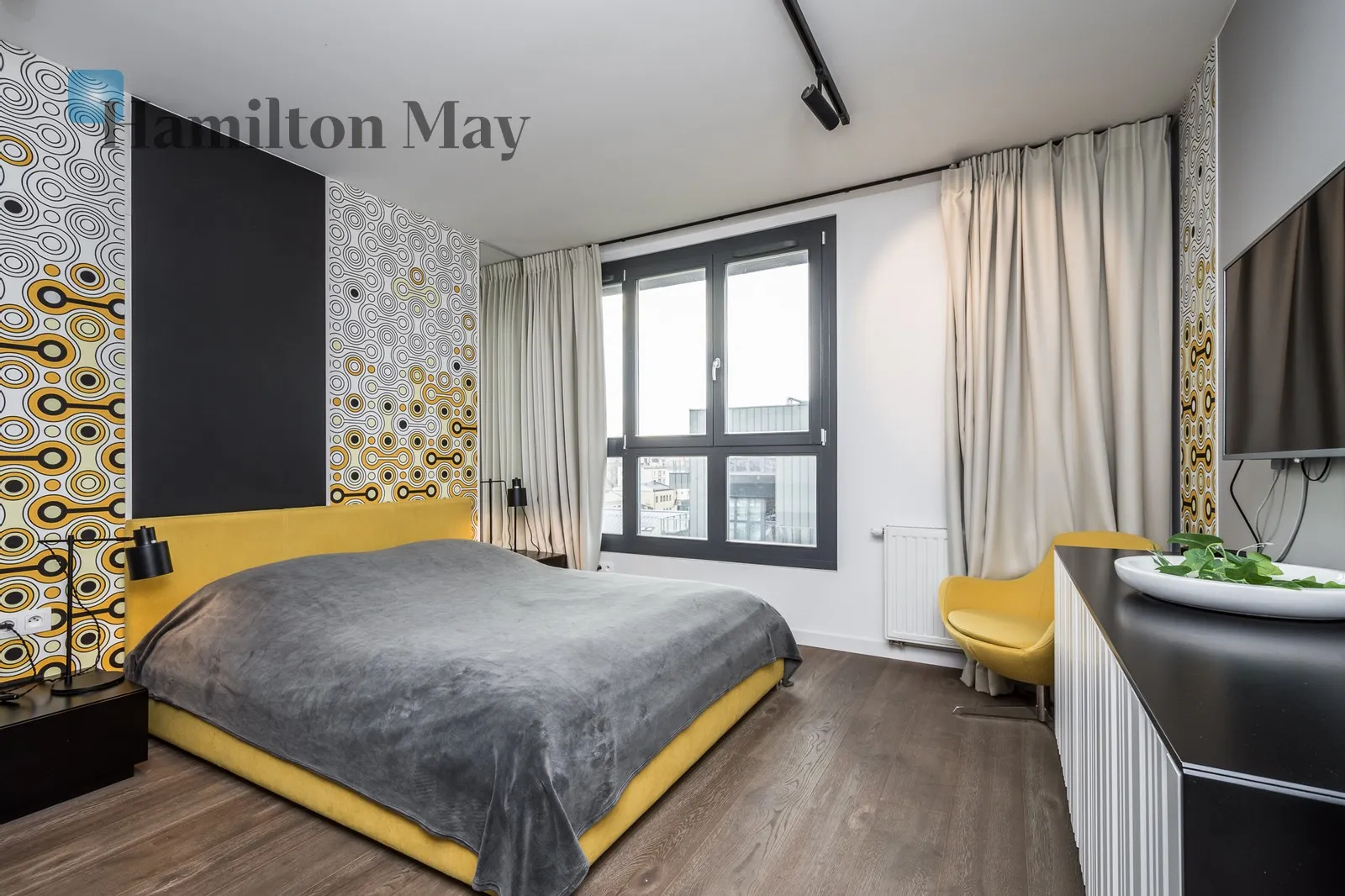 Beautifully finished, exclusive two-bedroom apartment with a parking space in the Wawrzyńca 21 investment. - slider