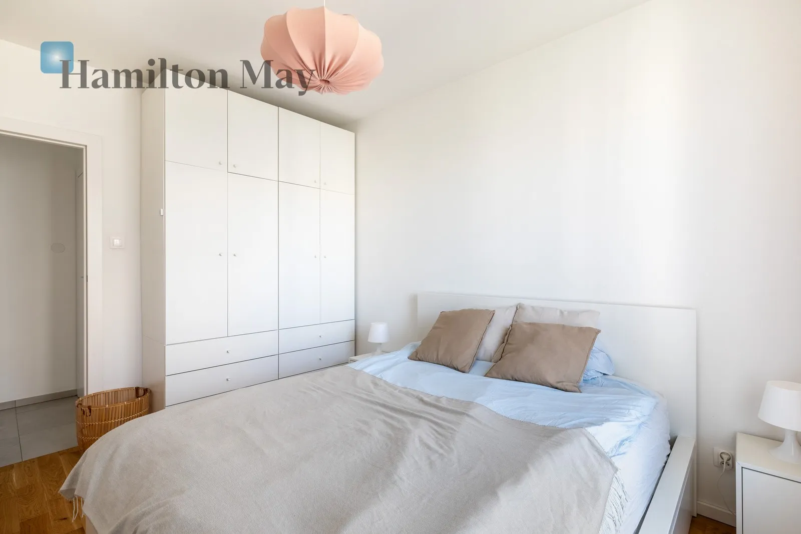 Stylowy apartament z miejscem w garażu podziemnym i komórką lokatorską | ul. Wrocławska - slider