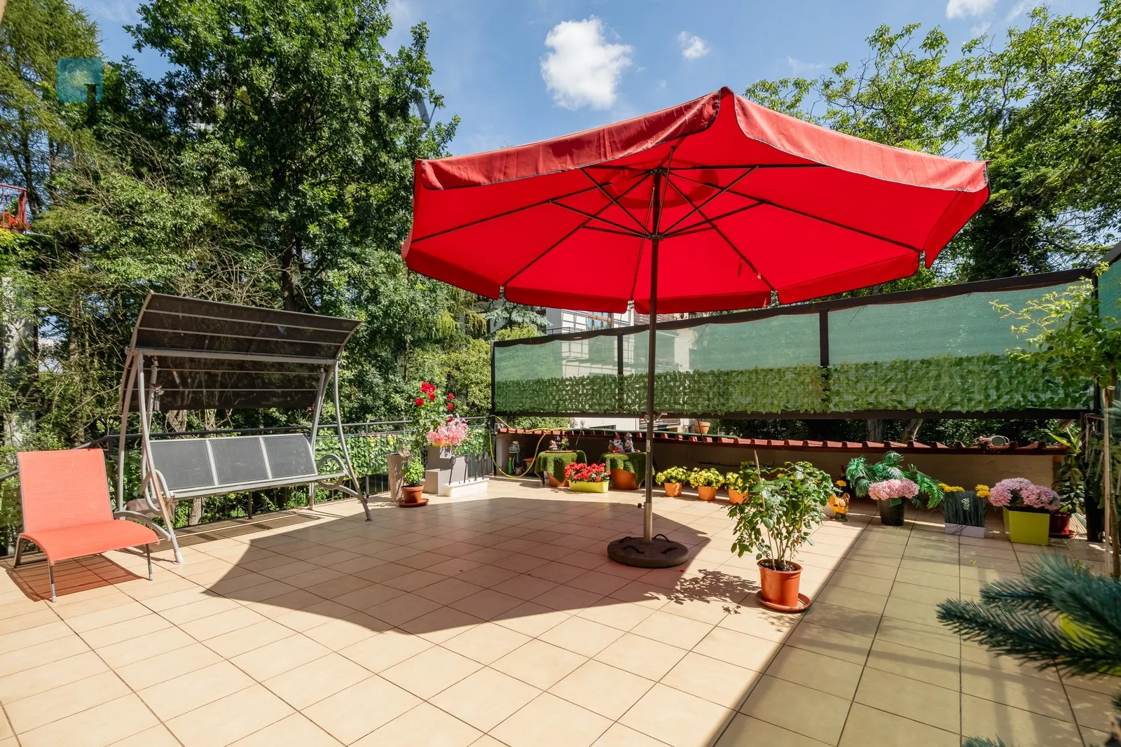 City: Kraków Street: Praska Region: Dębniki Price: 2650000 PLN Bedrooms: 7 Bathrooms: 3 Plot size: 380m2 - slider