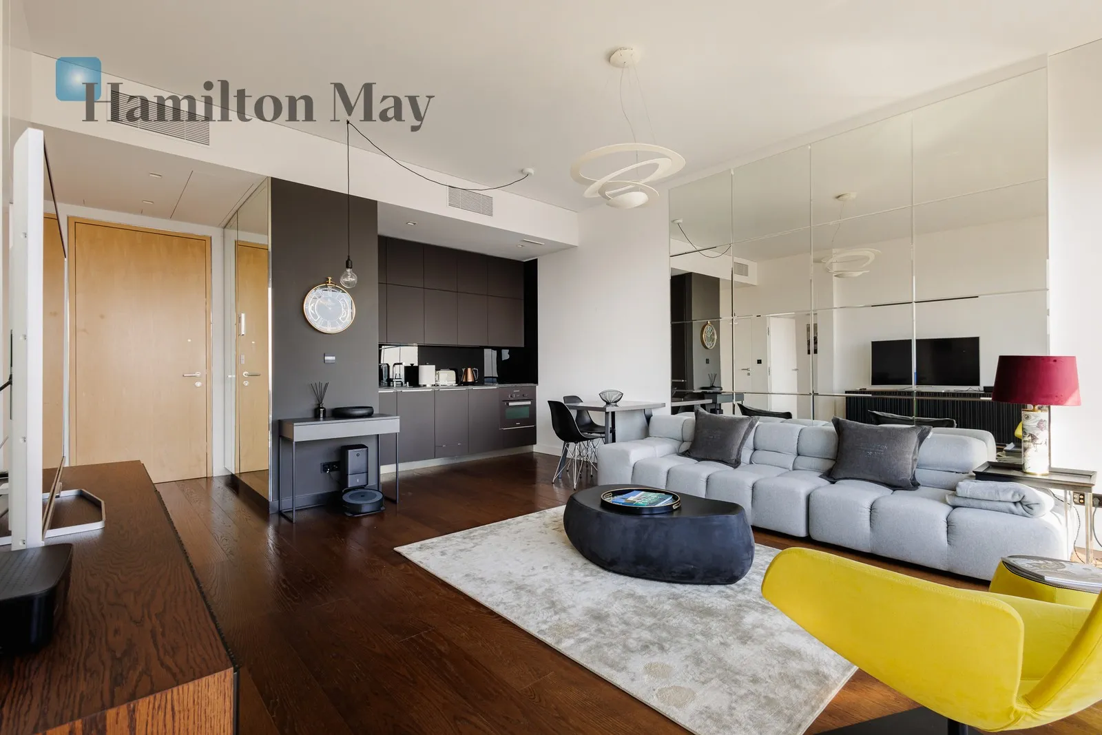 City: Warszawa Street: Twarda Region: Śródmieście Subregion: Śródmieście Północne Distance to centre: 0.92 km Level: 25 Price: 3500000 PLN Bedrooms: 1 Bathrooms: 1 - slider