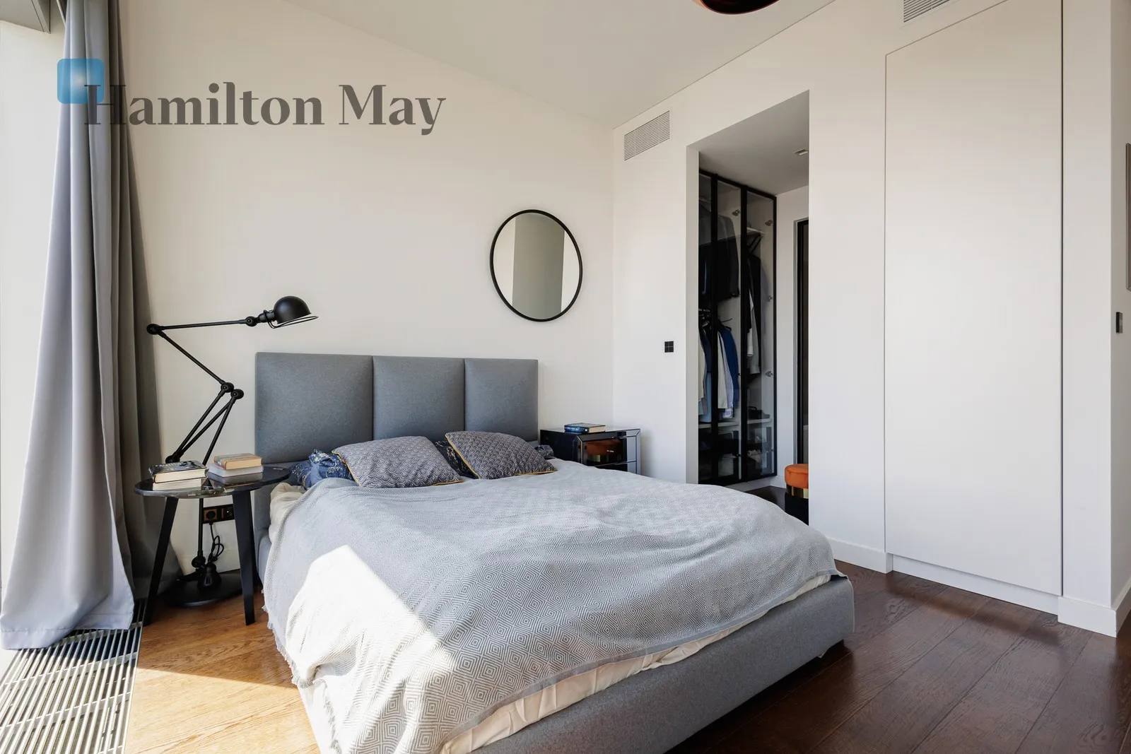 Subregion: Śródmieście Północne Distance to centre: 0.92 km Level: 25 Price: 3500000 PLN Bedrooms: 1 Bathrooms: 1 Size: 58m2 Price/m2: 60345 PLN - slider