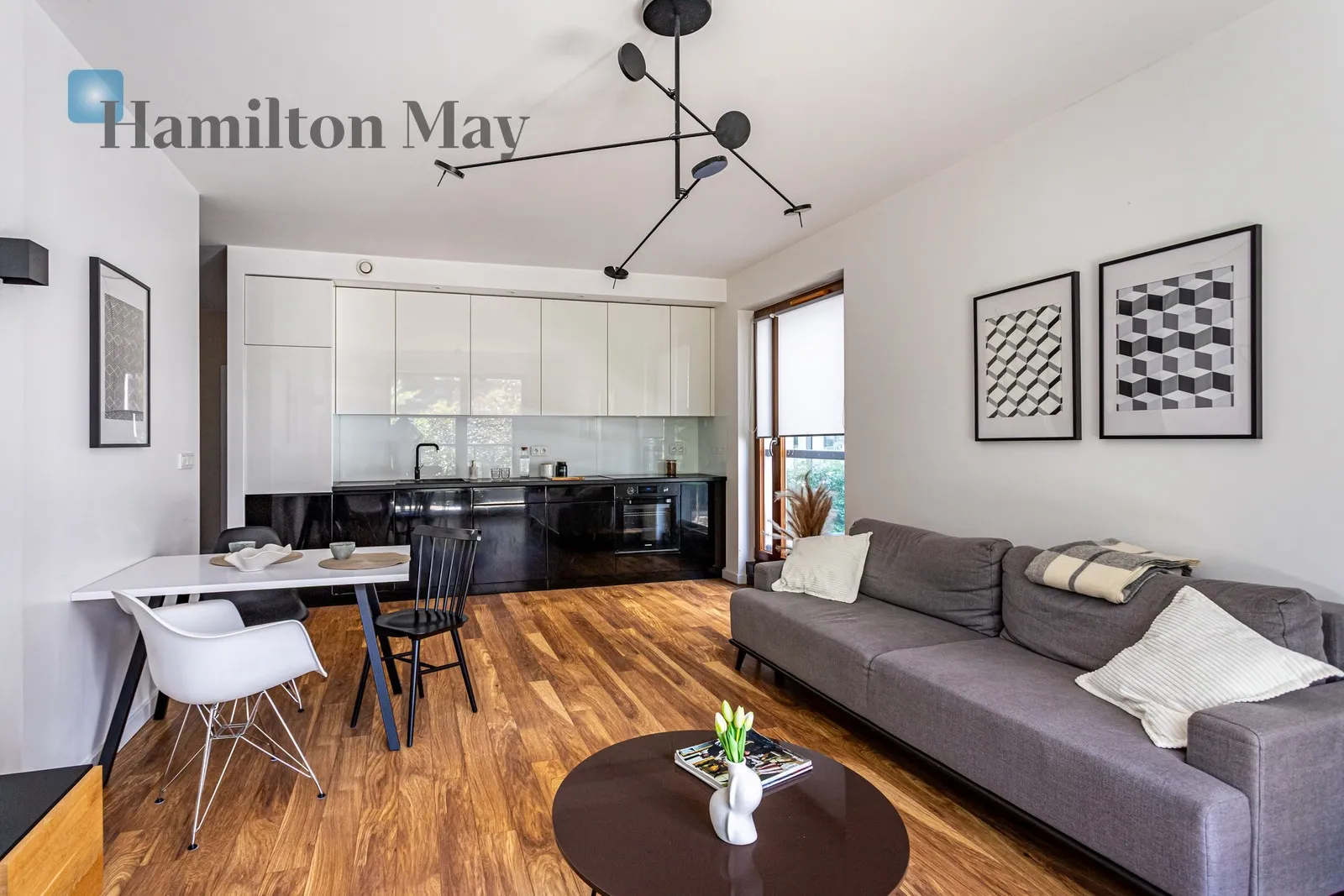 Region: Wola Subregion: Czyste Distance to centre: 2.25 km Level: 1 Price: 8000 PLN Bedrooms: 2 Bathrooms: 1 Size: 64m2 Price/m2: 125 PLN - slider