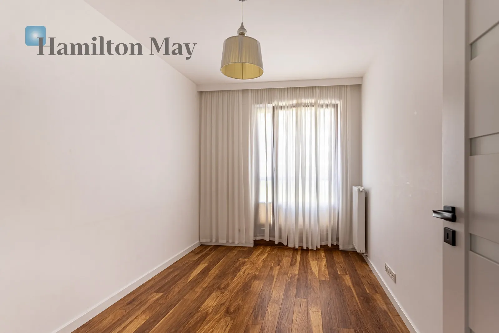 Region: Wola Subregion: Czyste Distance to centre: 2.25 km Level: 1 Price: 8000 PLN Bedrooms: 2 Bathrooms: 1 Size: 64m2 - slider