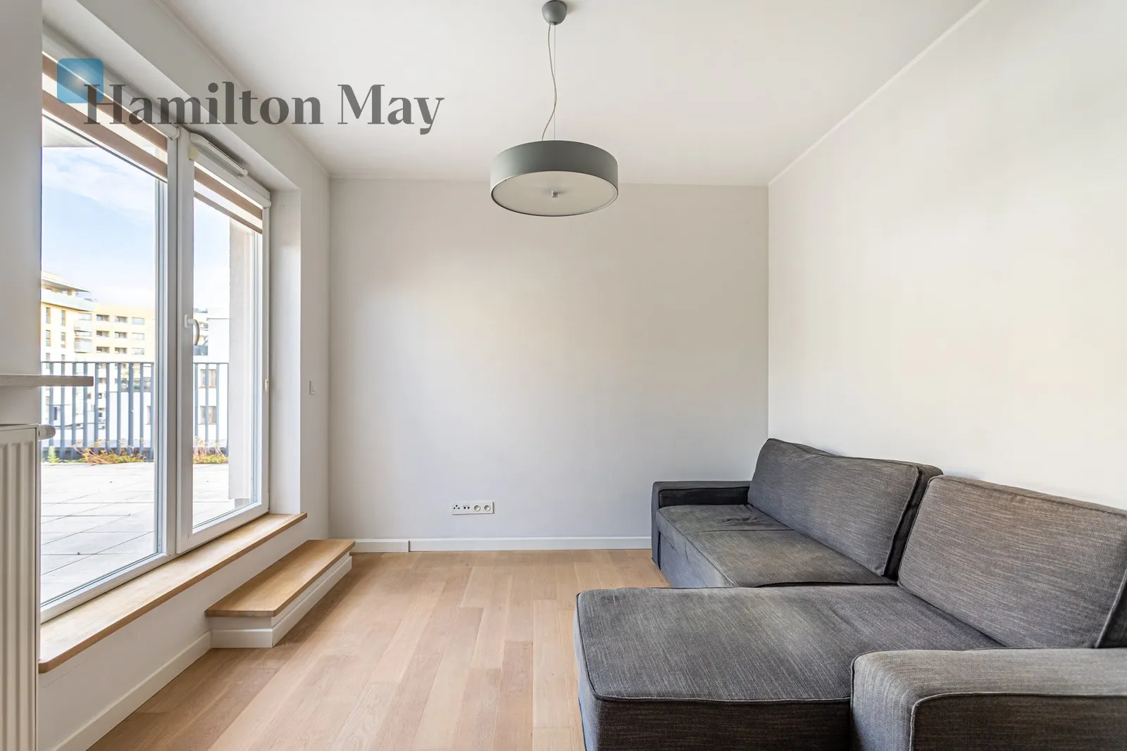 City: Warszawa Street: Gen. Tadeusza Pełczyńskiego Region: Bemowo Subregion: Górce Distance to centre: 7.33 km Level: 4 Price: 4000 PLN Bedrooms: 2 Bathrooms: 2 Size: 55m2 - slider