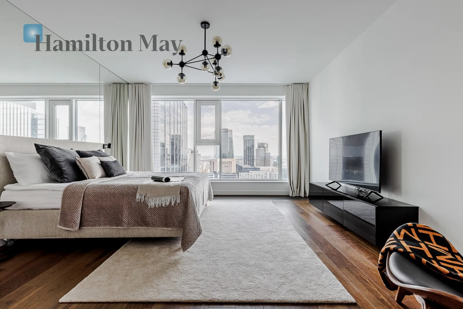 Region: Wola Subregion: Mirów Distance to centre: 1.58 km Level: 27 Price: 30000 PLN Bedrooms: 3 Bathrooms: 3 Size: 160m2 - slider