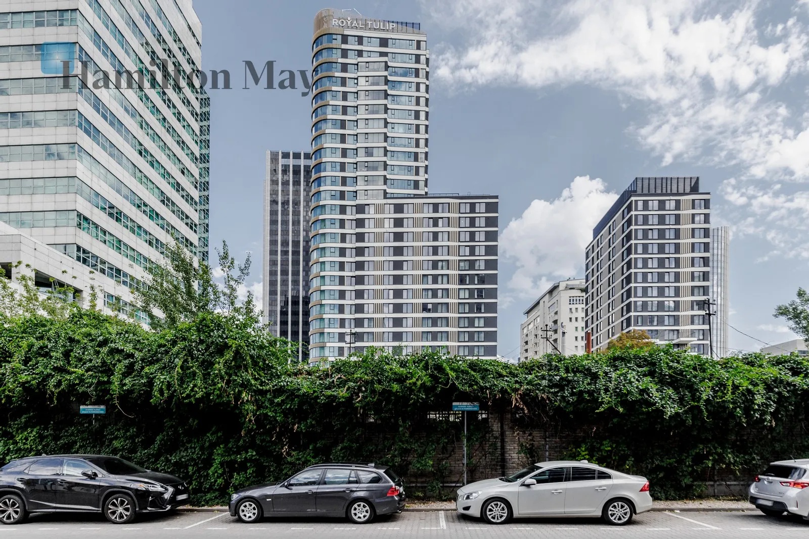 Subregion: Mirów Distance to centre: 1.58 km Level: 27 Price: 30000 PLN Bedrooms: 3 - slider