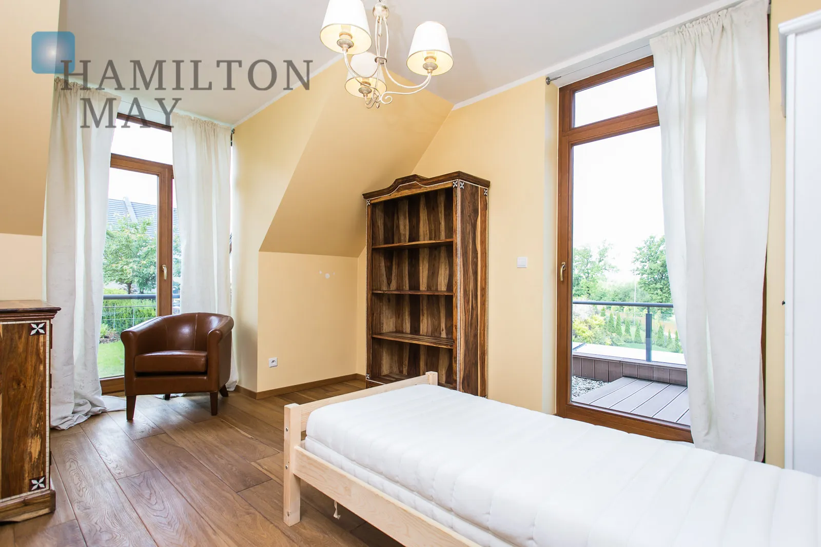 Region: Mogilany Distance to centre: 13.82 km Price: 2670000 PLN Bedrooms: 3 Bathrooms: 2 - slider