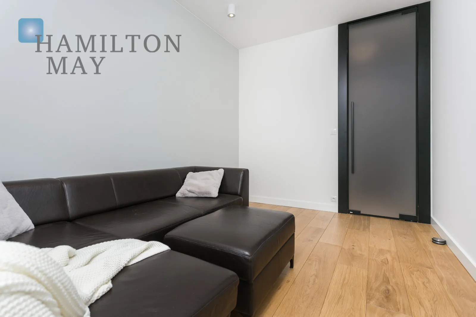 Елегантна 3-кімнатна квартира з терасою в Кроводжі - slider