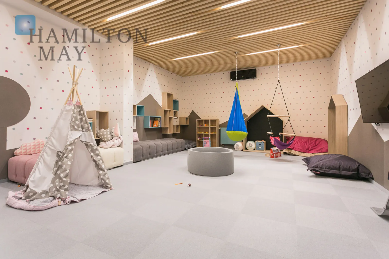 Елегантна 3-кімнатна квартира з терасою в Кроводжі - slider