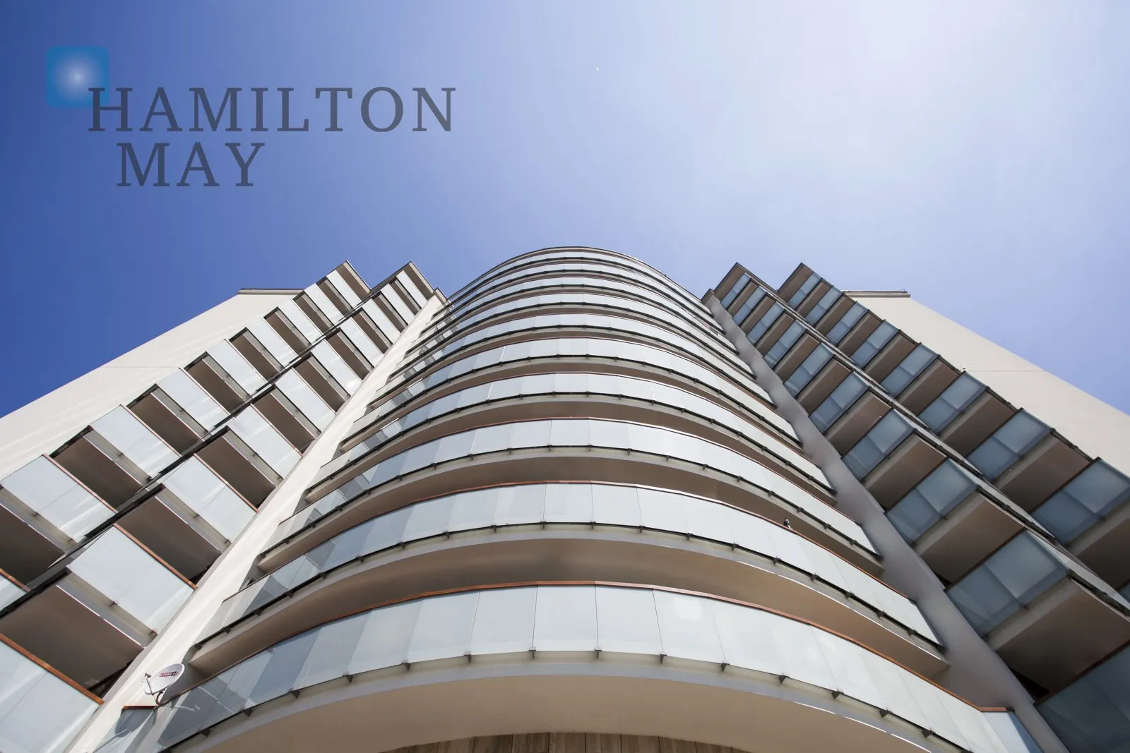 Eleganckie mieszkanie z balkonem i miejscem garażowym - slider