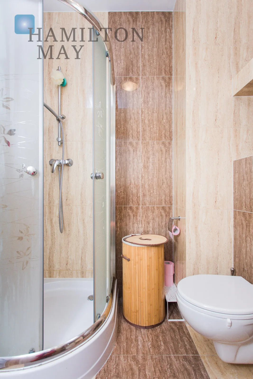 Eleganckie mieszkanie z balkonem i miejscem garażowym - slider