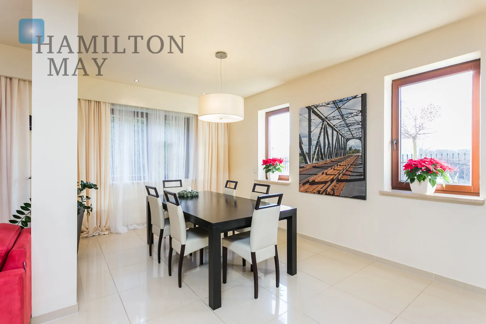 Atrakcyjny dom w zabudowie bliźniaczej na zamkniętym osiedlu na Wilanowie - slider