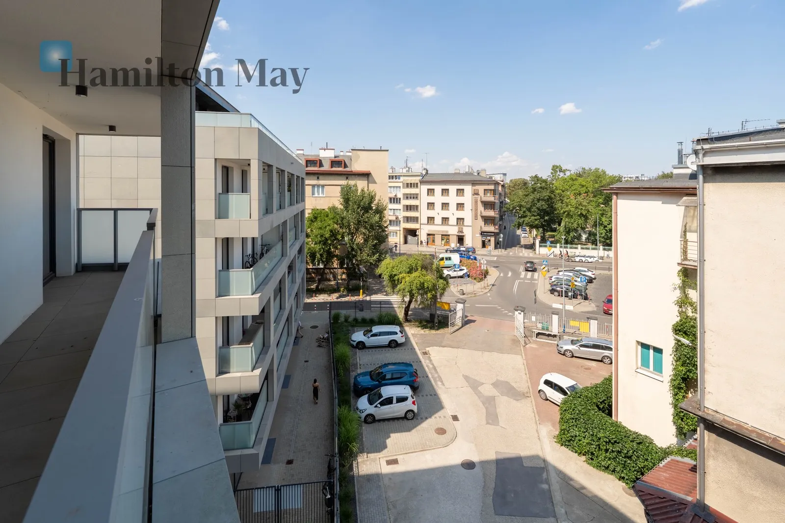 Street: Cieszyńska Region: Krowodrza Level: 4 Price: 1065992 PLN Bedrooms: 1 - slider