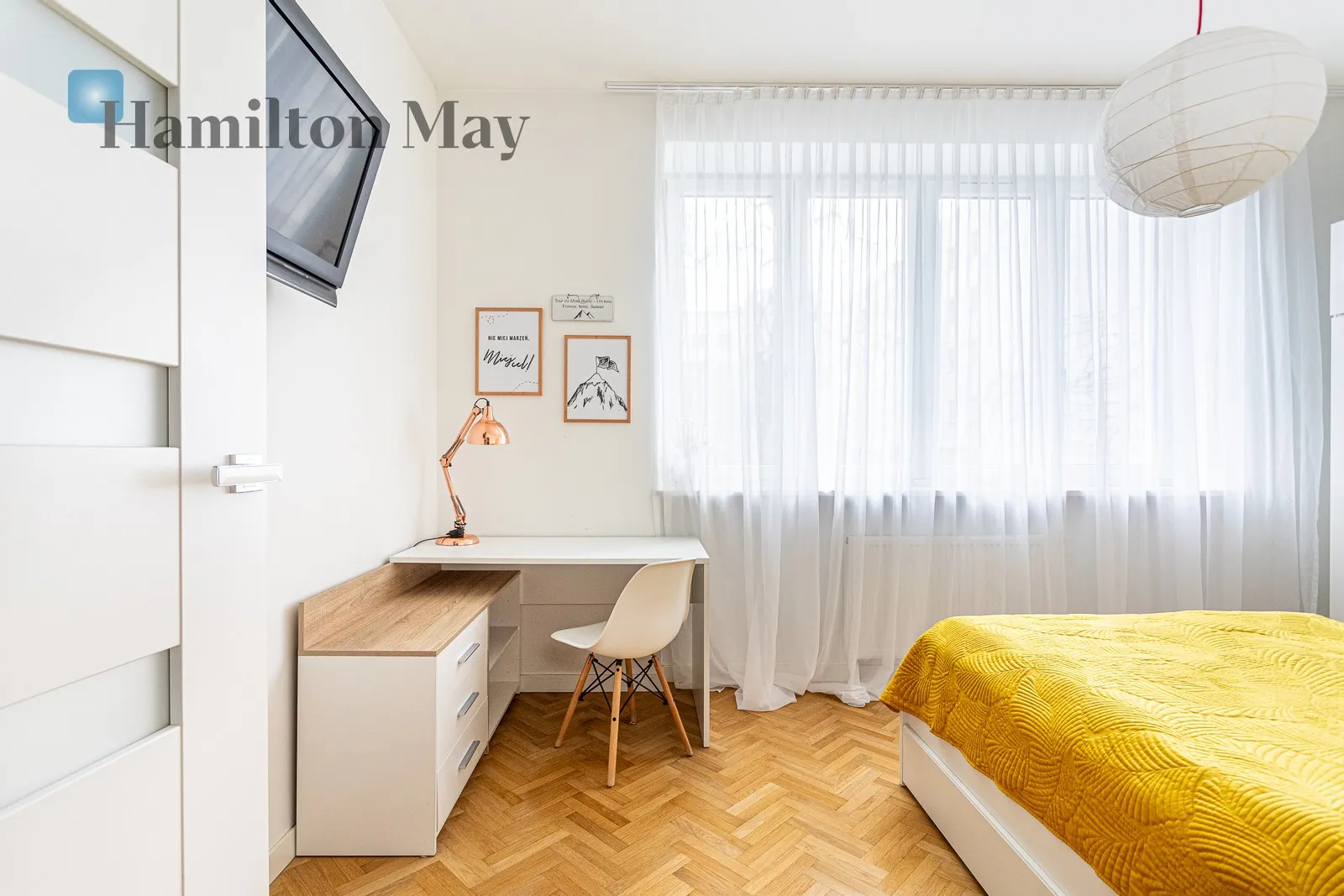 Street: Ogrodowa Region: Wola Subregion: Czyste Distance to centre: 2.15 km Level: 1 Price: 5500 PLN Bedrooms: 1 Bathrooms: 1 - slider