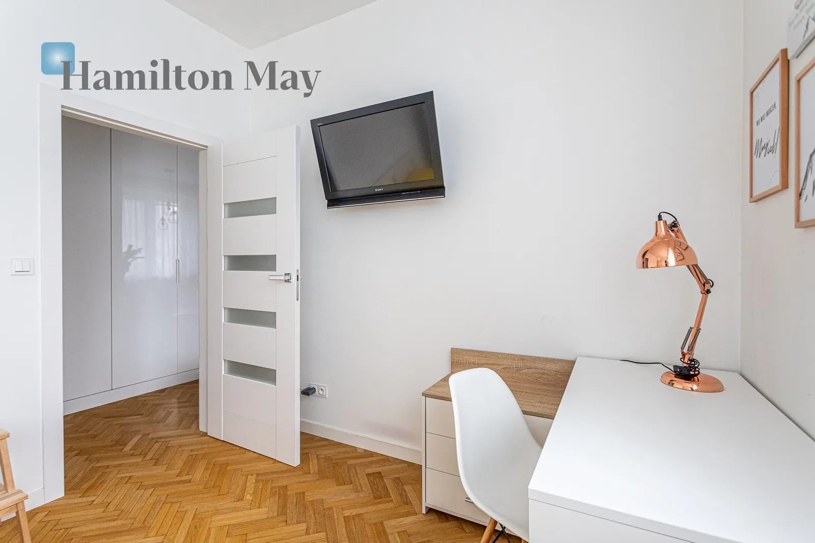 City: Warszawa Street: Ogrodowa Region: Wola Subregion: Czyste Distance to centre: 2.15 km Level: 1 Price: 5500 PLN - slider