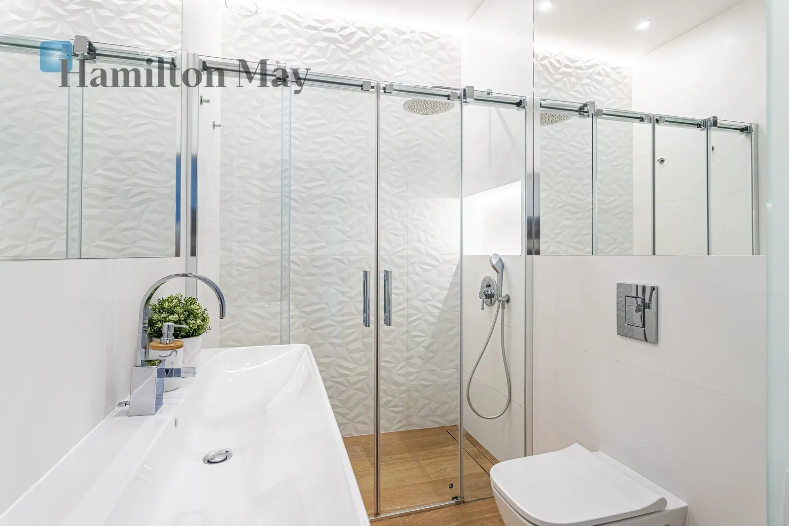 Region: Wola Subregion: Czyste Distance to centre: 2.15 km Level: 1 Price: 5500 PLN Bedrooms: 1 Bathrooms: 1 - slider