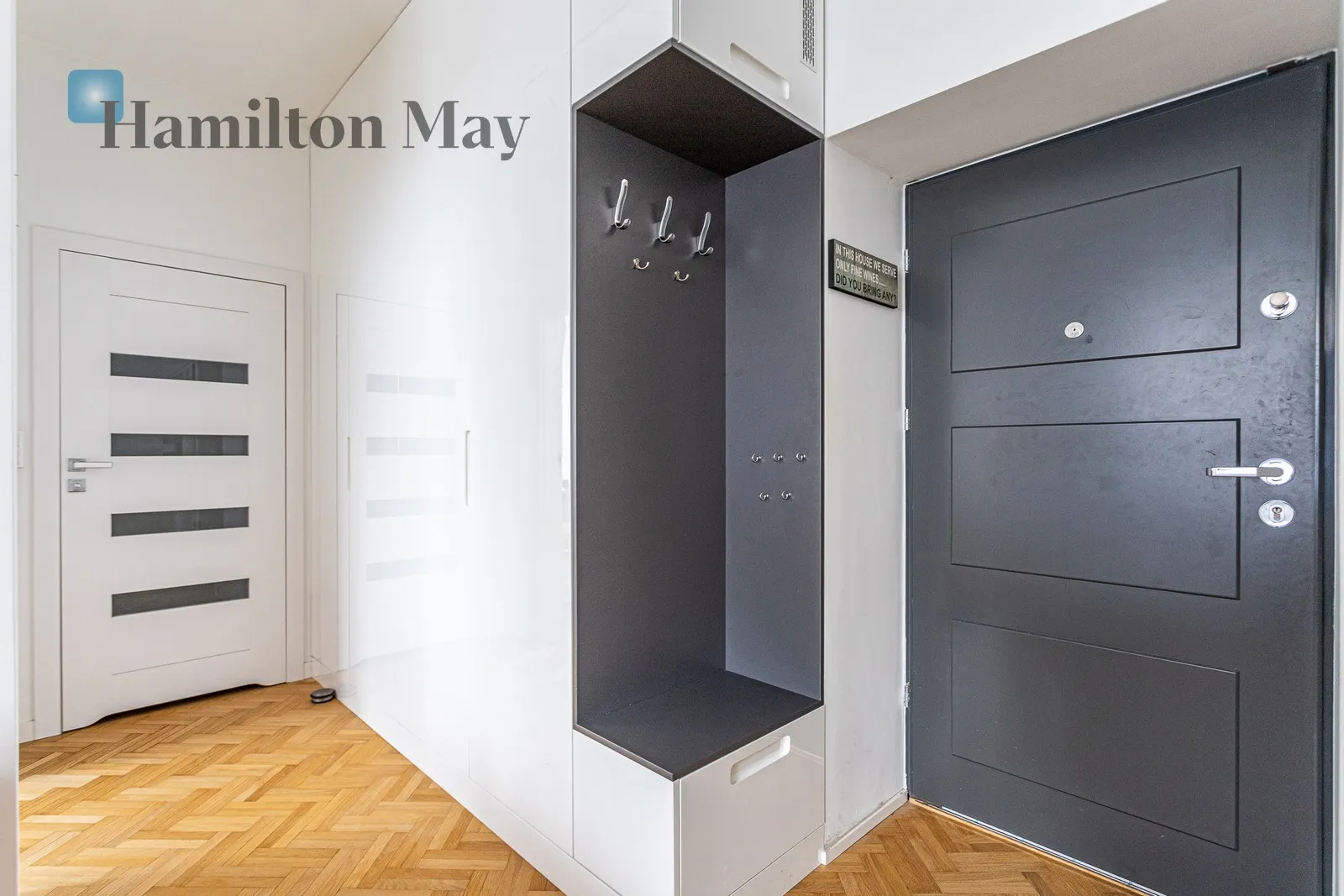 Distance to centre: 2.15 km Level: 1 Price: 5500 PLN Bedrooms: 1 Bathrooms: 1 Size: 46m2 Price/m2: 120 PLN - slider