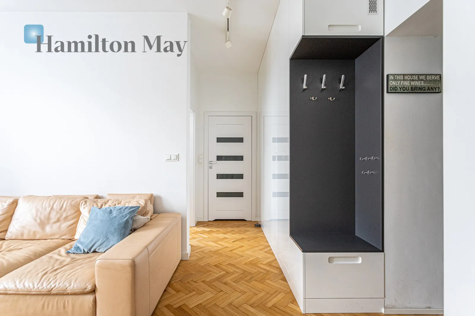 Subregion: Czyste Distance to centre: 2.15 km Level: 1 Price: 5500 PLN Bedrooms: 1 Bathrooms: 1 Size: 46m2 - slider