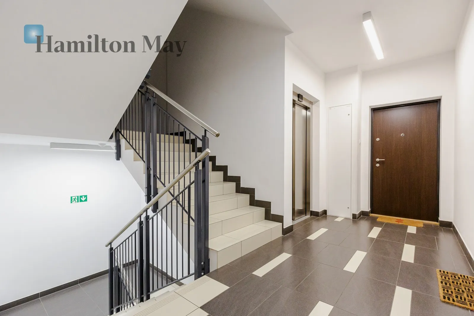 Subregion: Odolany Distance to centre: 5.28 km Level: 3 Price: 4000 PLN Bedrooms: 2 Bathrooms: 1 Size: 48.76m2 - slider