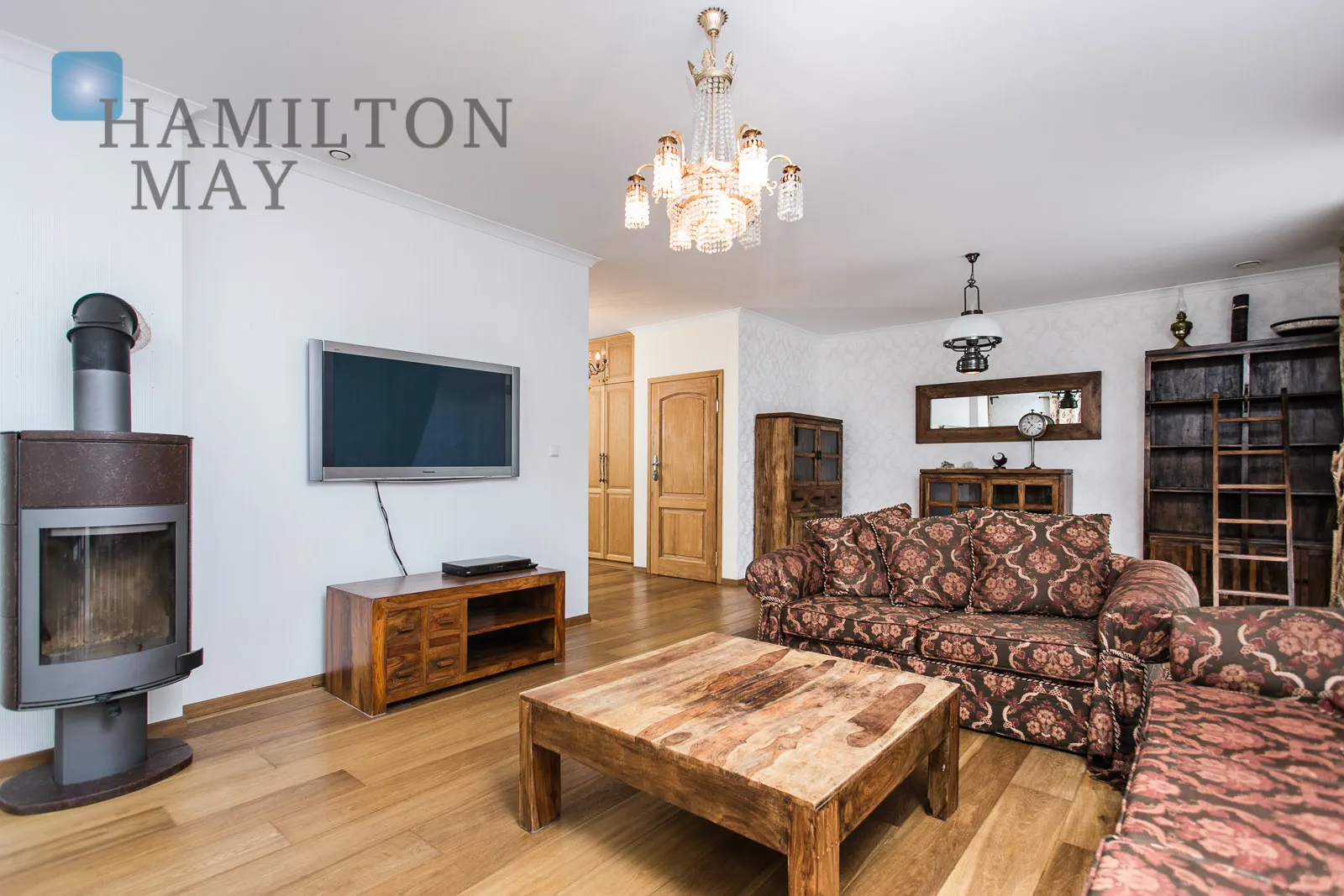 City: Mogilany Street: Parkowe Wzgórze Region: Mogilany Distance to centre: 13.82 km Price: 2670000 PLN Bedrooms: 3 - slider