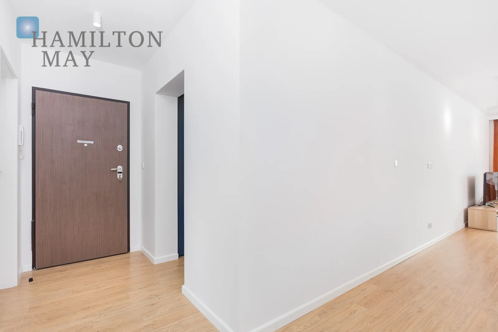 Exclusive, two-story apartment with a dressing room and two bathrooms - slider