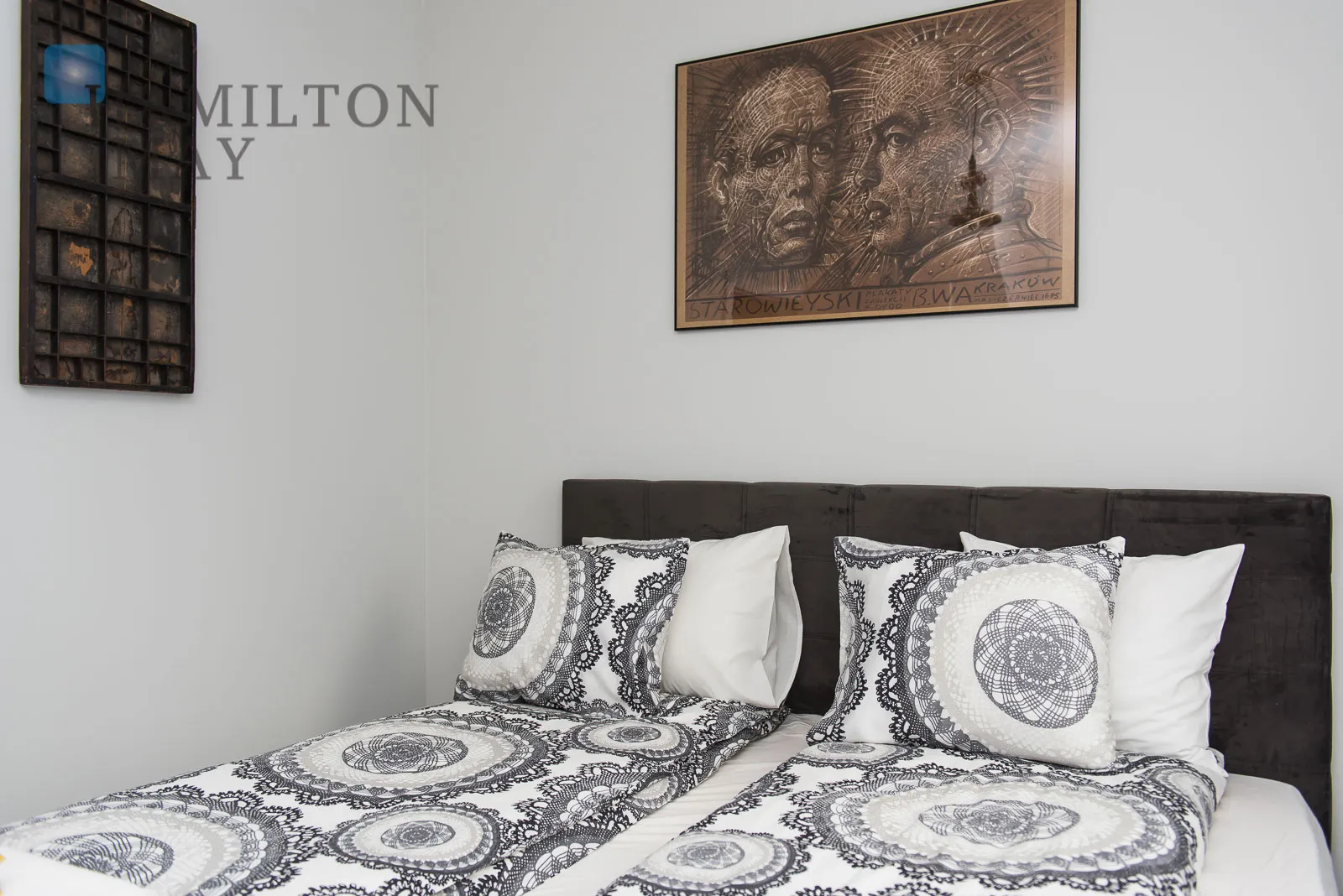 A modern apartment in the prestigious Ludwinów development on the Vistula Boulevards - slider