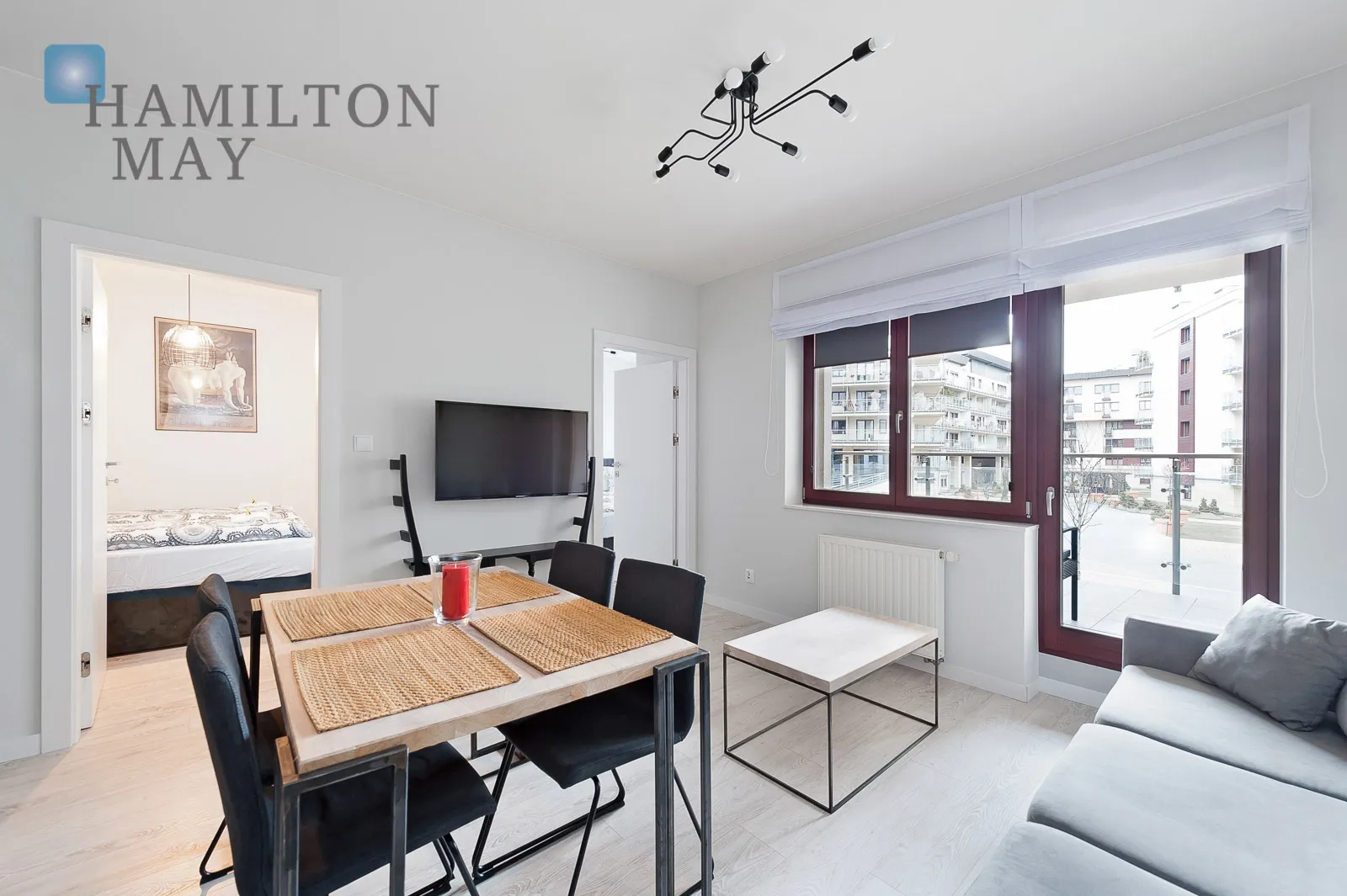 A modern apartment in the prestigious Ludwinów development on the Vistula Boulevards - slider