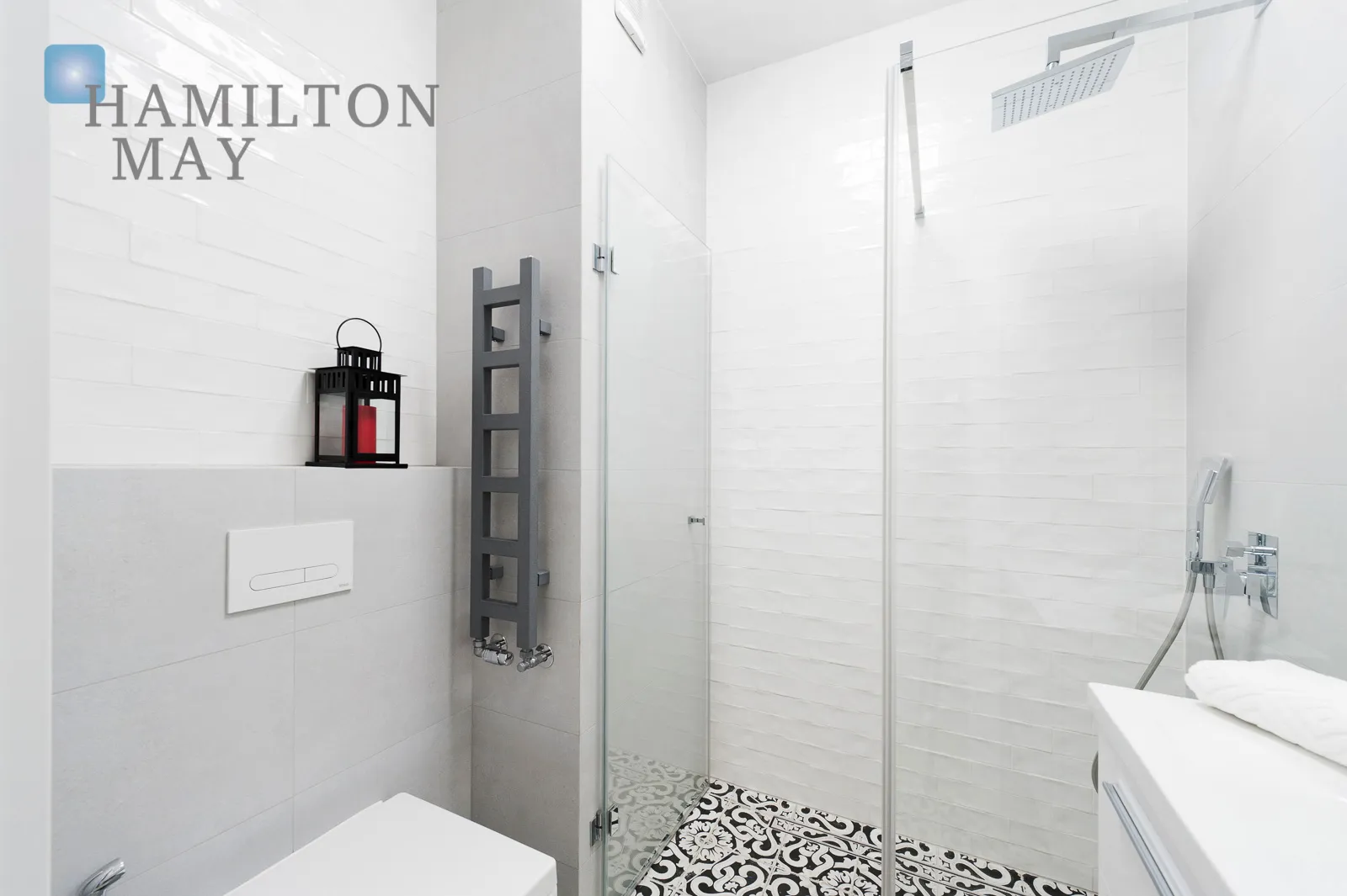 A modern apartment in the prestigious Ludwinów development on the Vistula Boulevards - slider