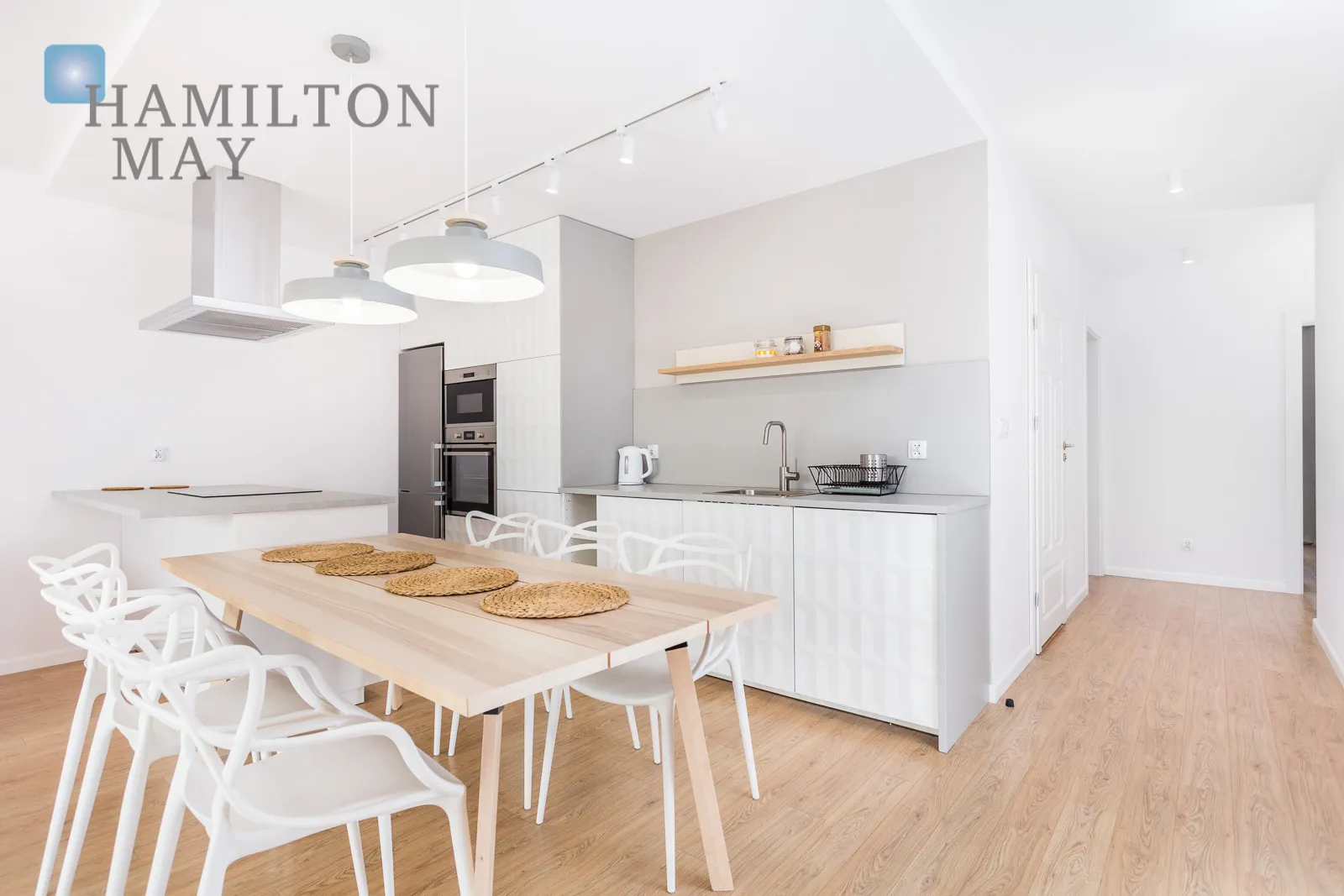 Exclusive, two-story apartment with a dressing room and two bathrooms - slider