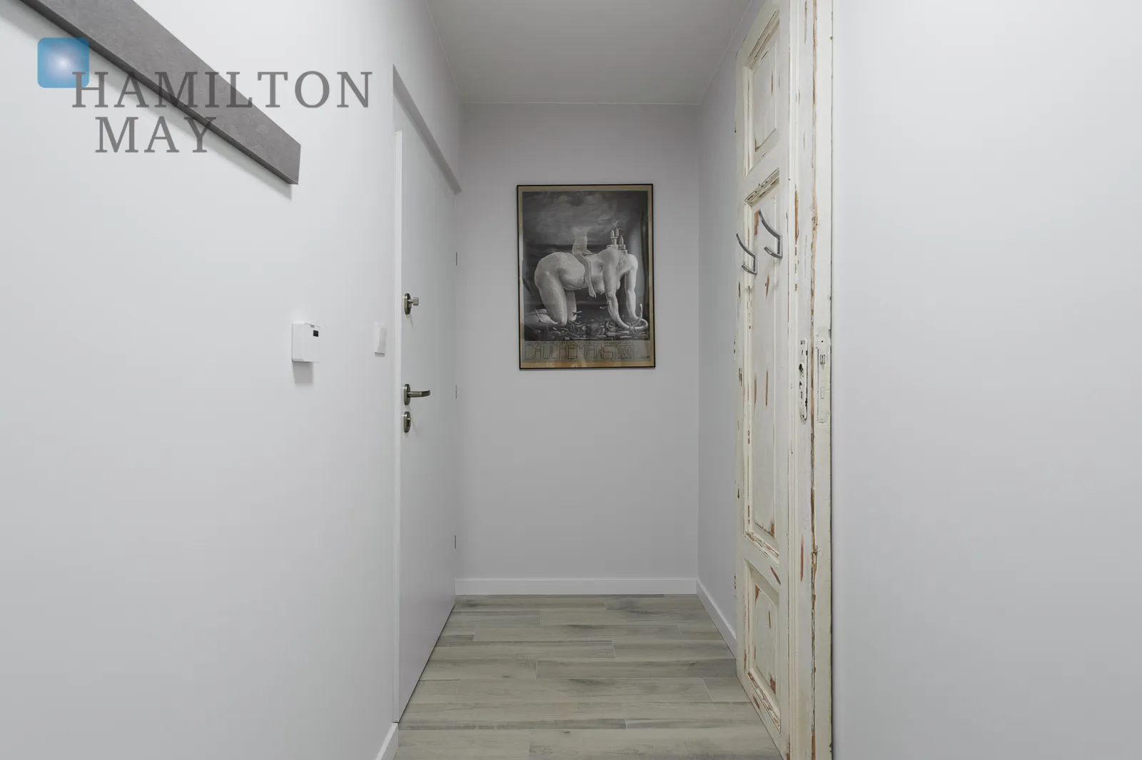 A modern apartment in the prestigious Ludwinów development on the Vistula Boulevards - slider