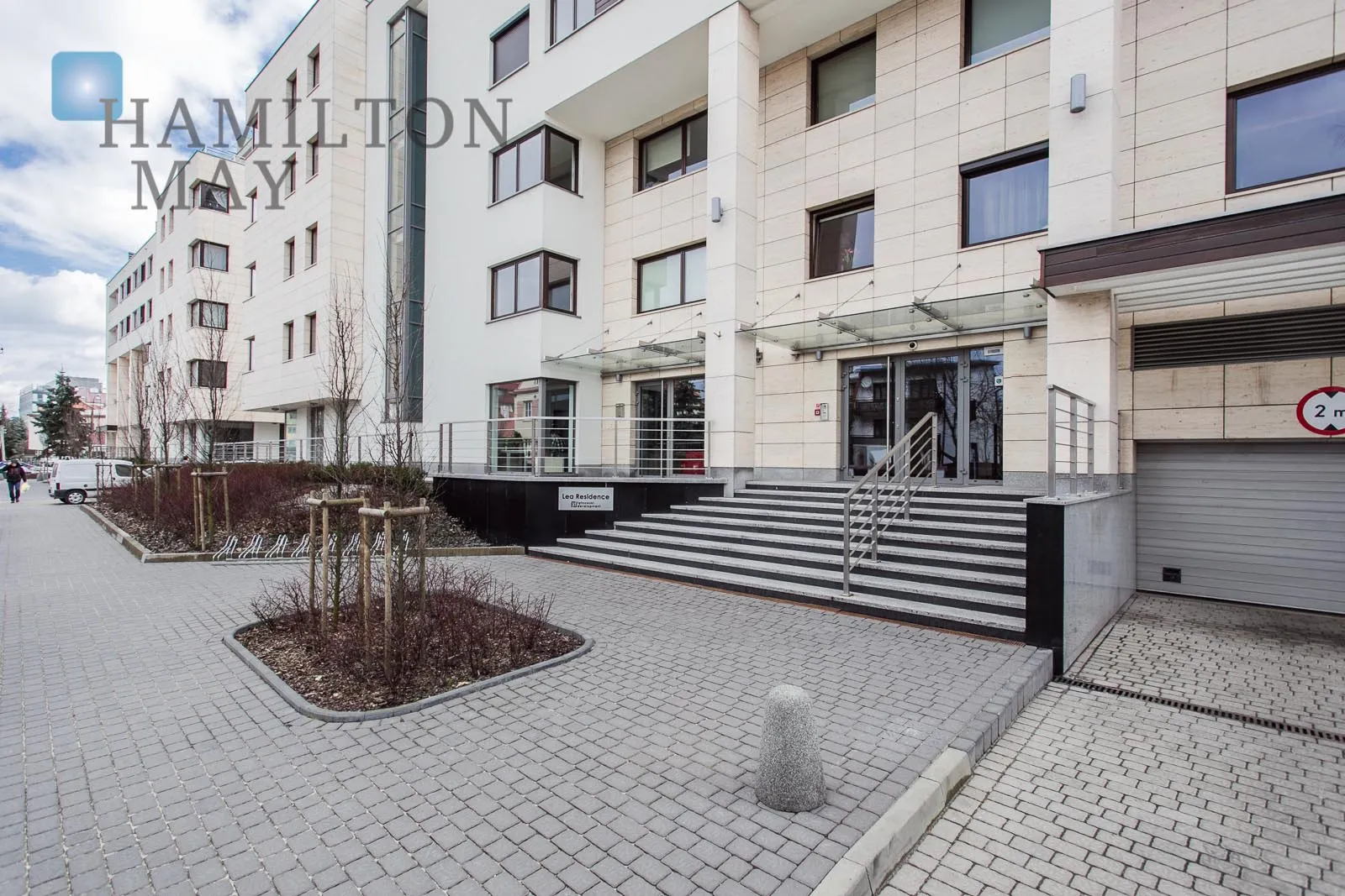 A comfortable 41-meter apartment with a balcony in the prestigious Lea Residence investment