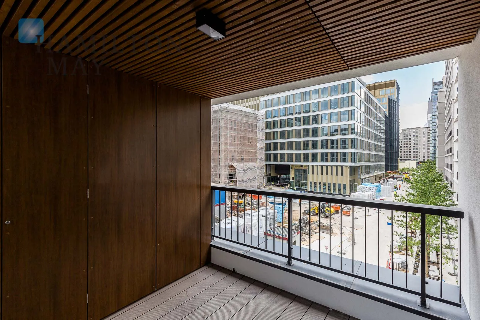 A stylish three-bedroom apartment for rent in Browary Warszawskie - slider