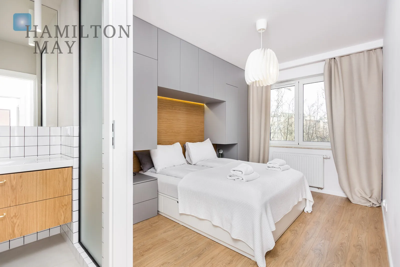 Exclusive, two-story apartment with a dressing room and two bathrooms - slider