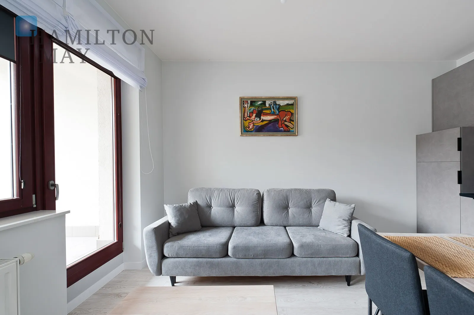 A modern apartment in the prestigious Ludwinów development on the Vistula Boulevards - slider