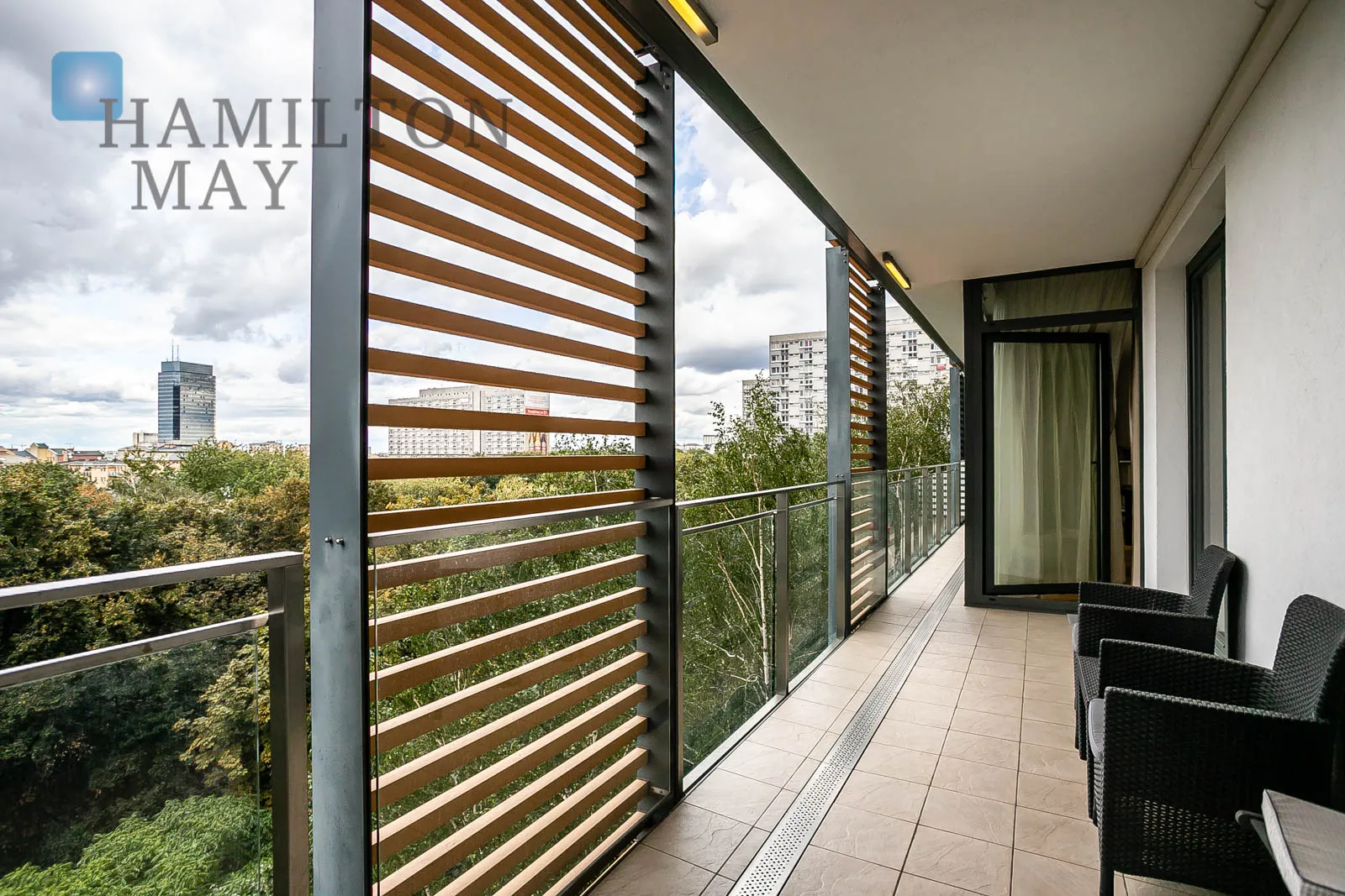 Luksusowy apartament z pięknym widokiem przy Grzybowskiej 4 - slider