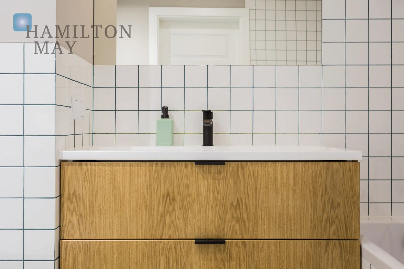 Exclusive, two-story apartment with a dressing room and two bathrooms - slider