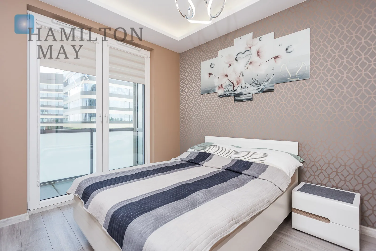 A unique apartment on Fabryczna Street in Krakow - slider