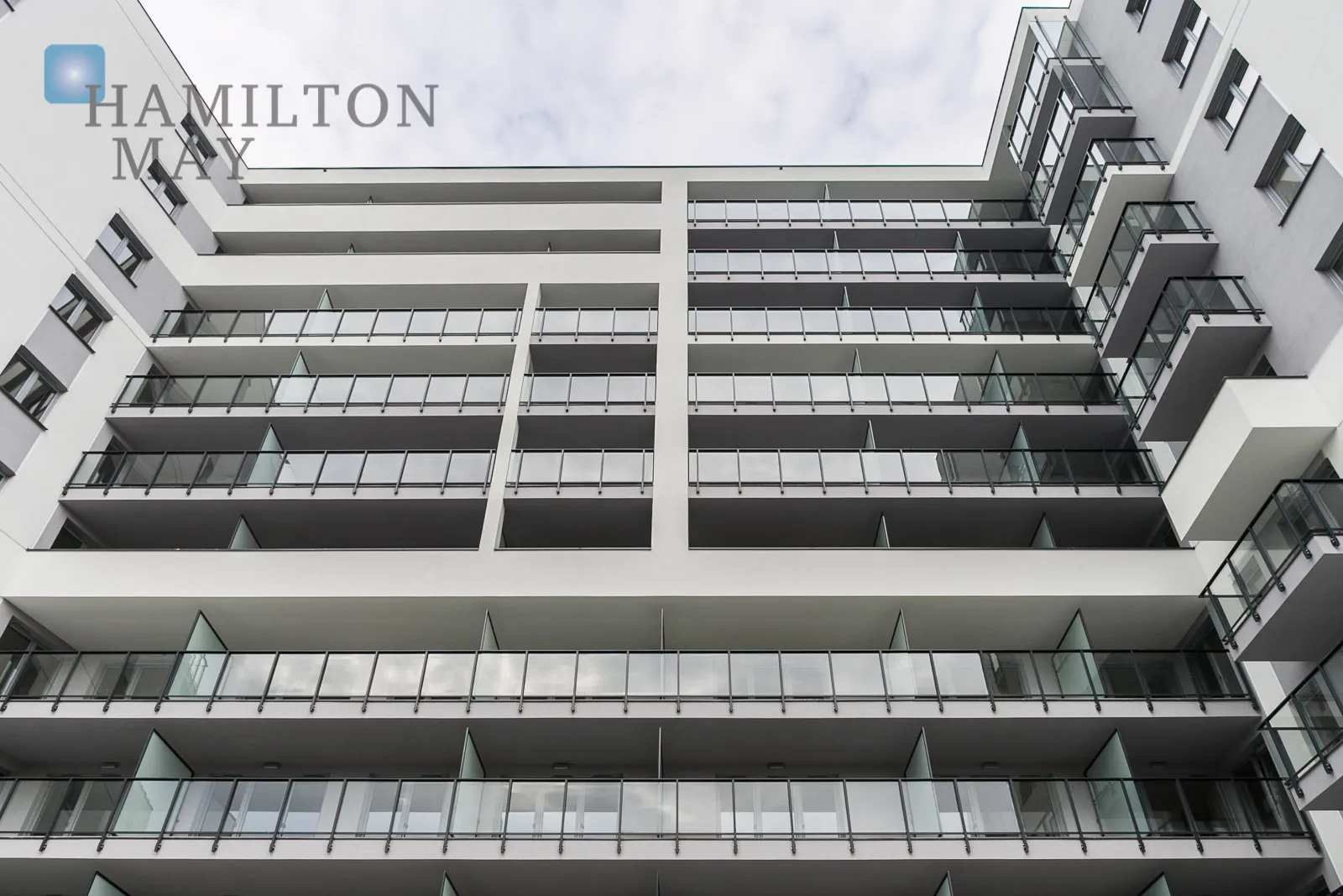 Exclusive, two-story apartment with a dressing room and two bathrooms - slider