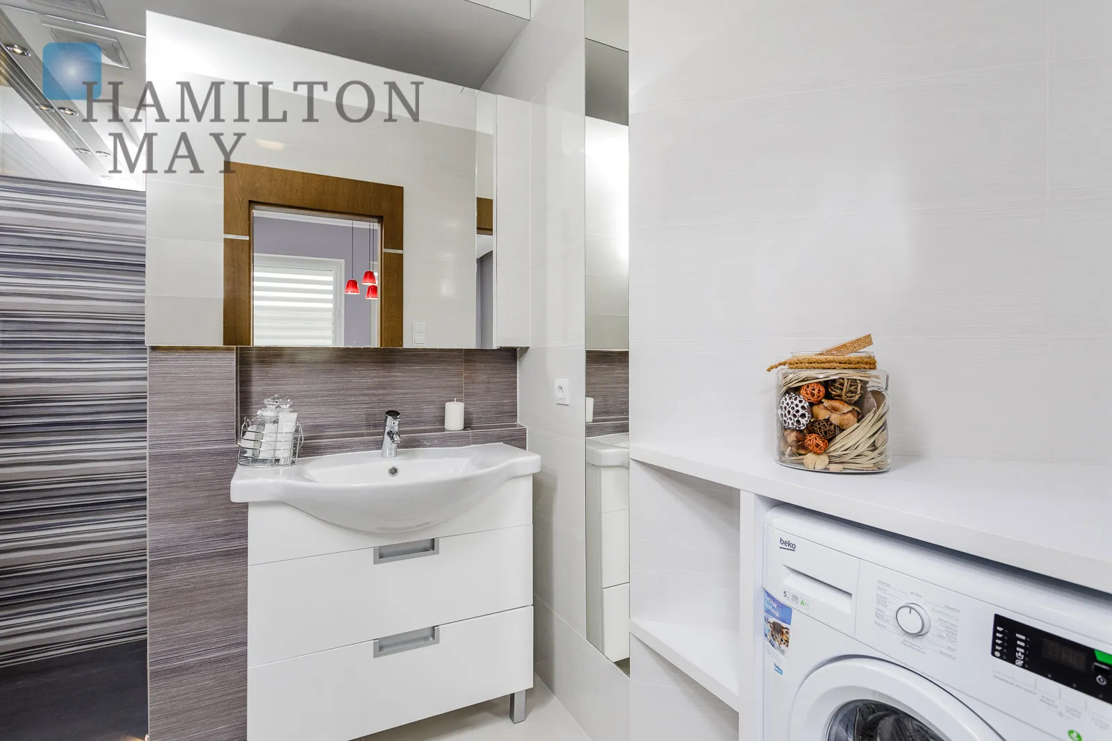 A modern, comfortable apartment in a quiet part of Mokotów - slider