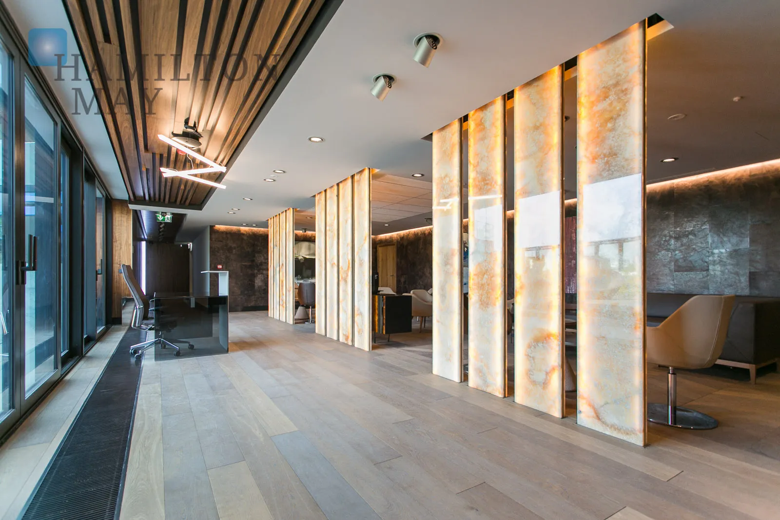 Unique apartment with panoramic views right by iconic Błonia park - slider